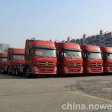 青島宏鑫航集裝箱車隊